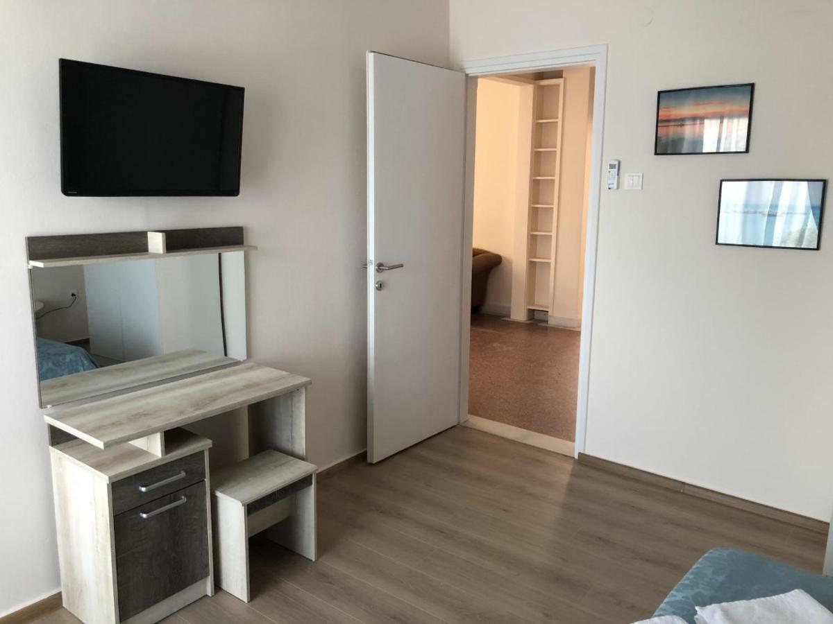 Elena'S Apartments เนอา มิคานิโอนา ภายนอก รูปภาพ